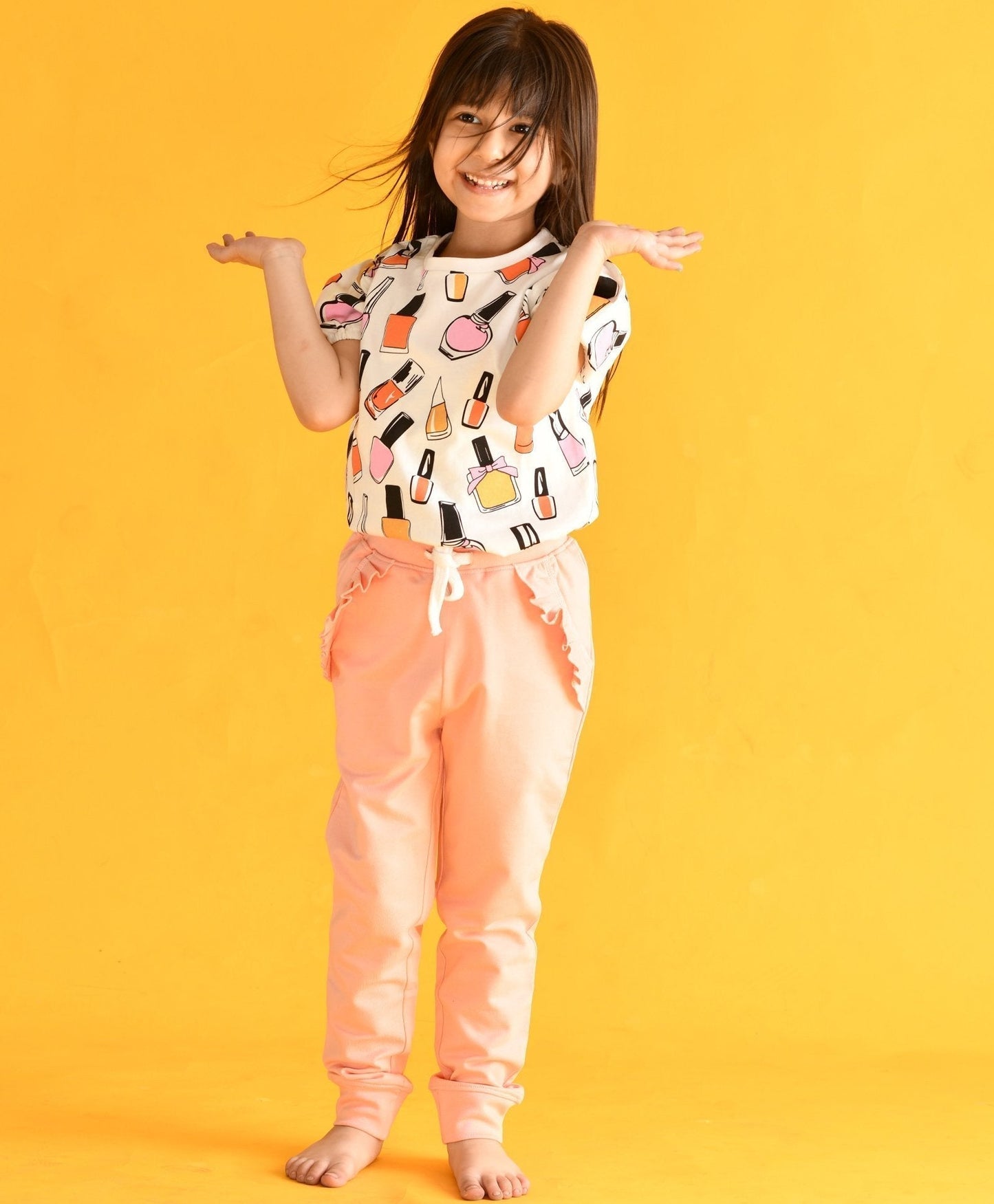 Anthrilo Half Sleeves Nail Polish Print Tee With Joggers – Peach