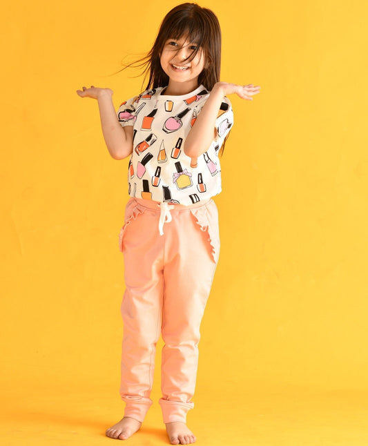 Anthrilo Half Sleeves Nail Polish Print Tee With Joggers – Peach