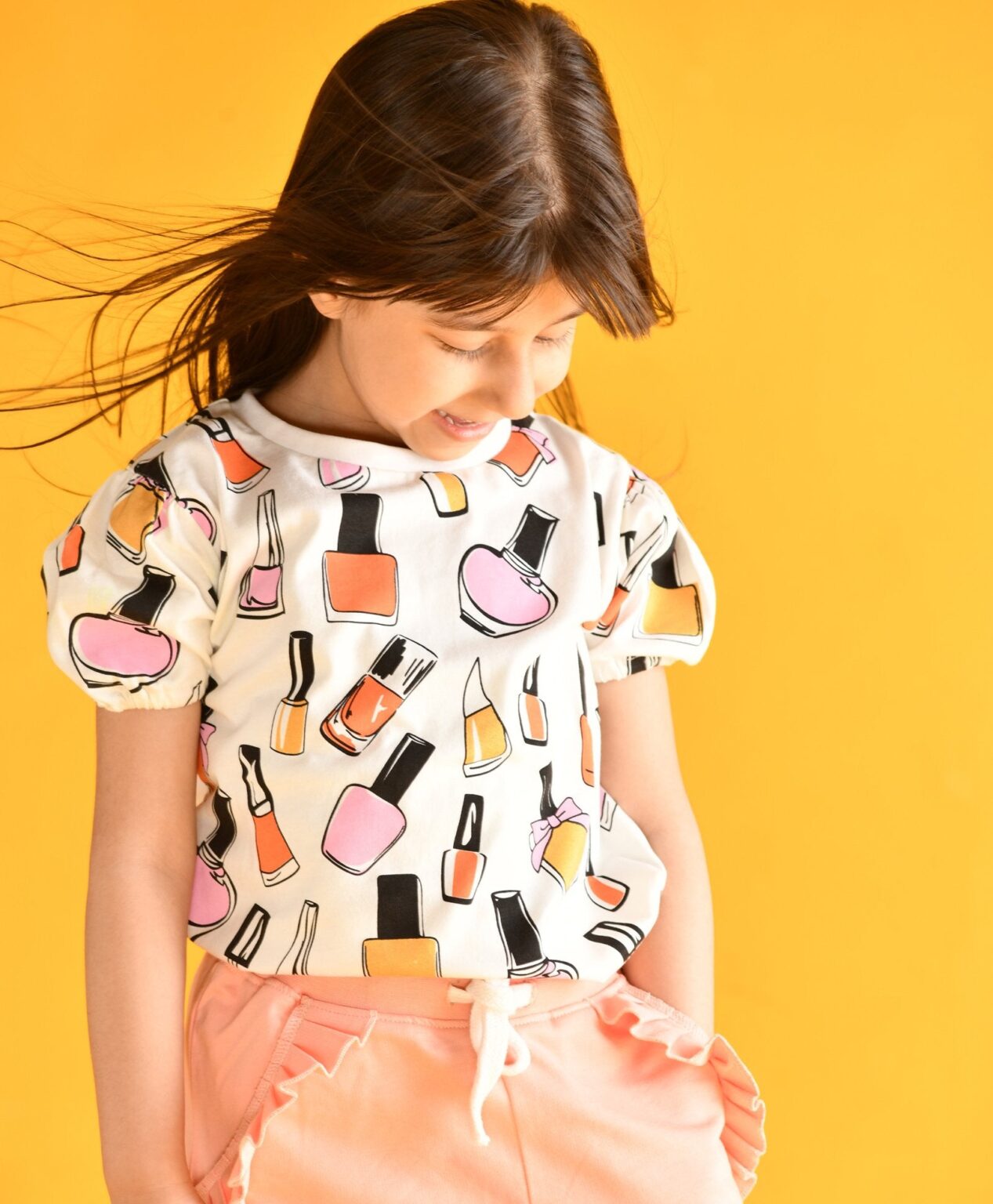 Anthrilo Half Sleeves Nail Polish Print Tee With Joggers – Peach