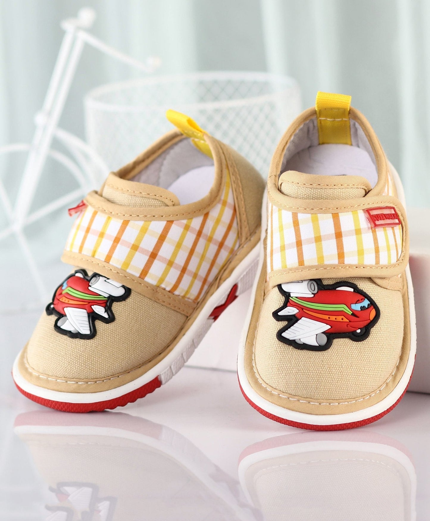 Cute Walk by Babyhug Casual Shoes Aeroplane Patch – Yellow