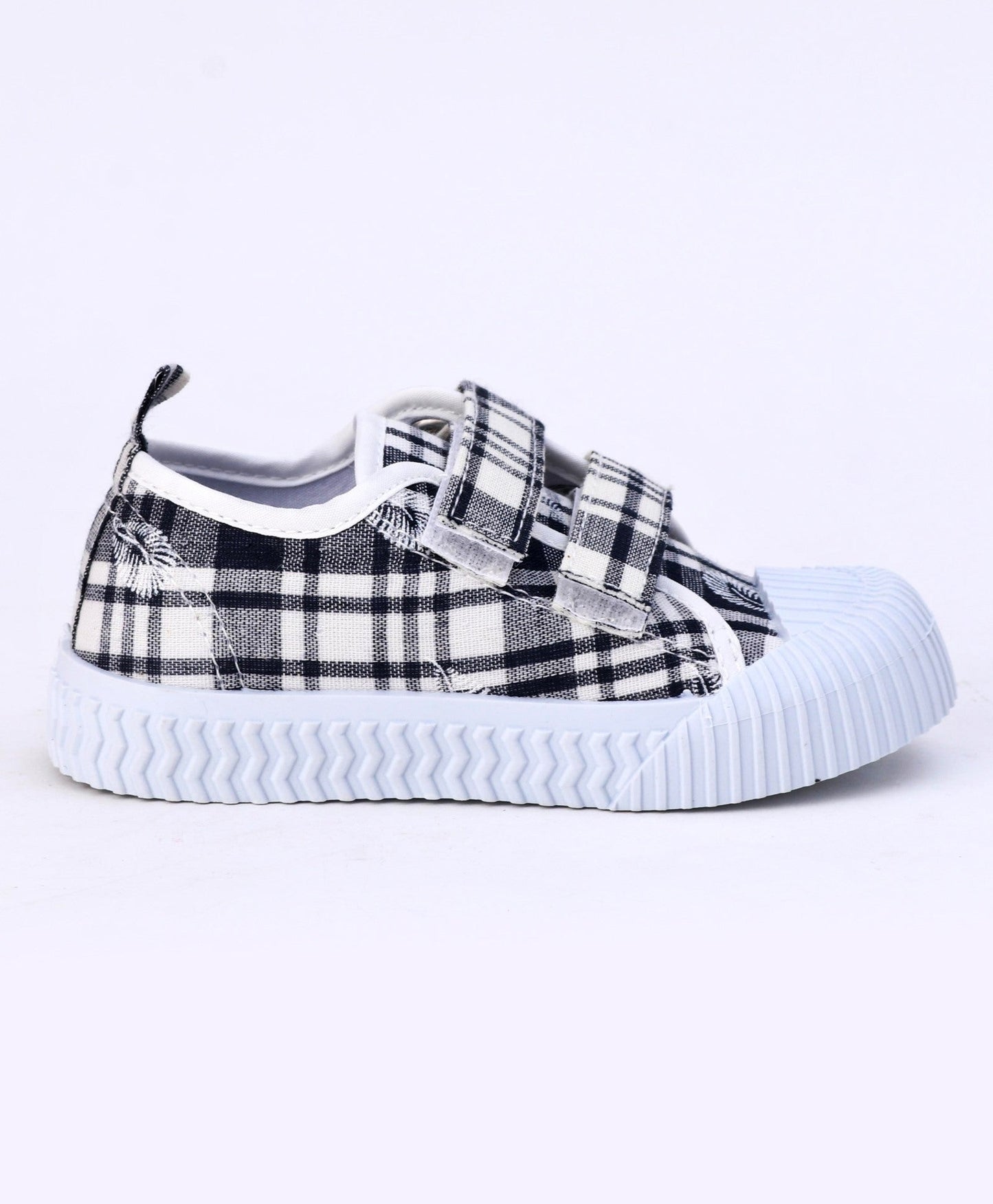 Cute Walk by Babyhug Checks Casual Shoes – Black