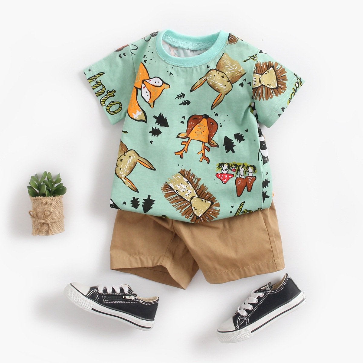 Jungle theme tee and shorts set