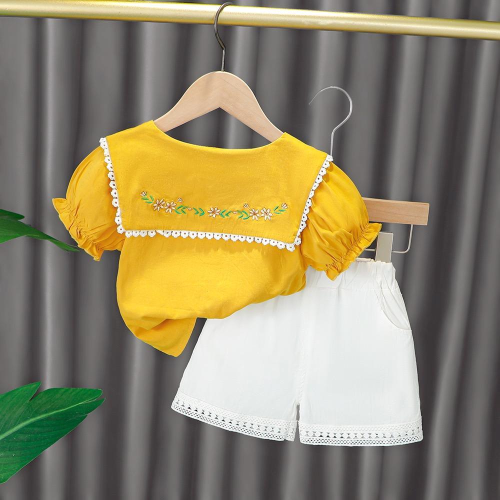 Embroidered collar top and white shorts set